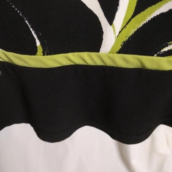 𝅺SALE! Pretty Dress EUC ❤️ - Picture 2 of 9